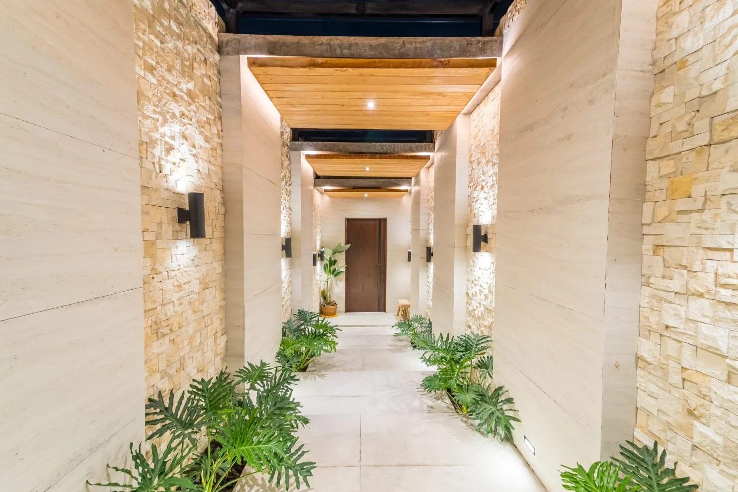 Villa Delapan image 1