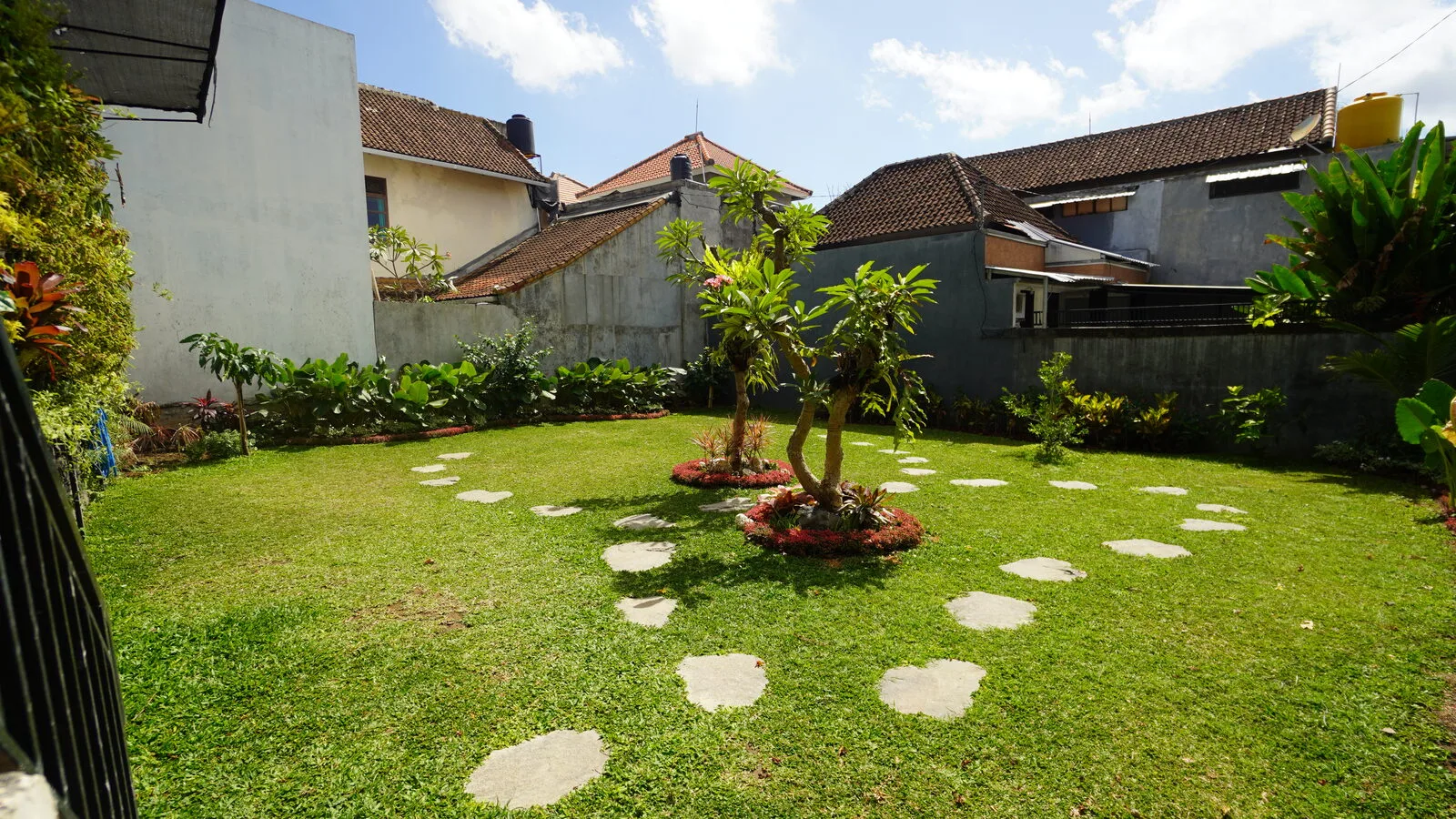 Taman Kembang Sepatu image 1